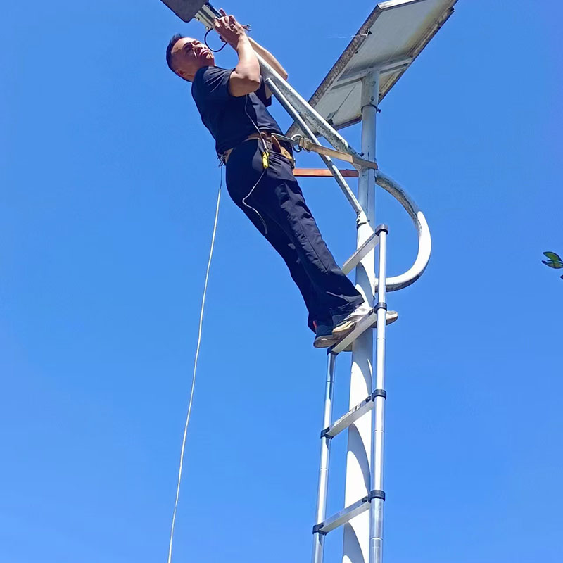 公路太陽能路燈生產廠家