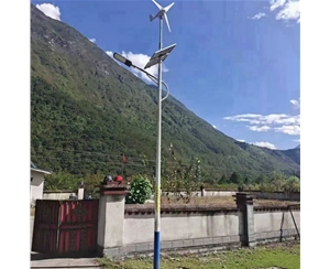 壁掛太陽(yáng)能路燈生產(chǎn)廠家